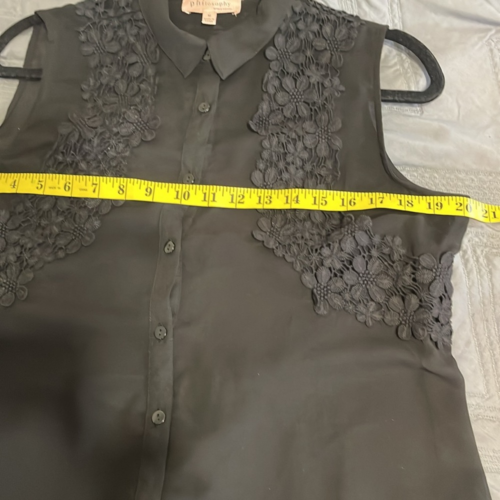 PHILOSOPHY Sheer Embroidered Detail Black Sleeveless button‎ downSize Medium - Picture 7 of 7